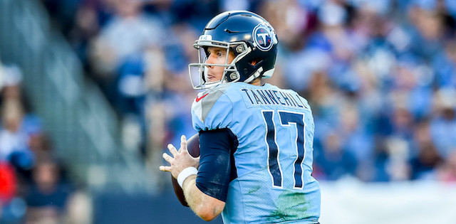 Fantasy Football Quarterback Pickups - Week 17 (2021)