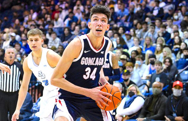 Gonzaga freshman and potential No. 1 pick Chet Holmgren enters