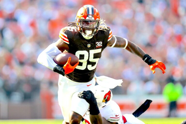 Who Should I Start for Week 15? Fantasy Football Outlooks for David Njoku, Tucker Kraft, Cade